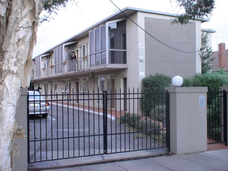 8/7 Truganini Rd, Carnegie VIC 3163