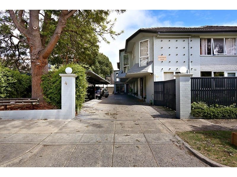 2/4 Yorston Crt, Elsternwick VIC 3185