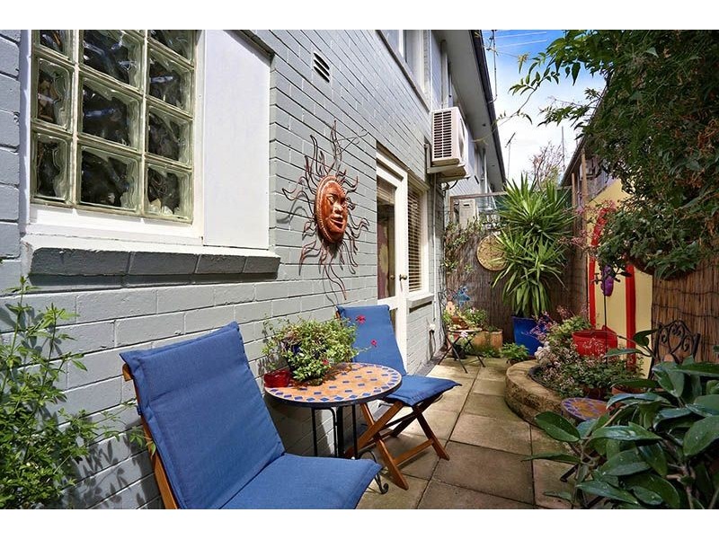 2/4 Yorston Crt, Elsternwick VIC 3185