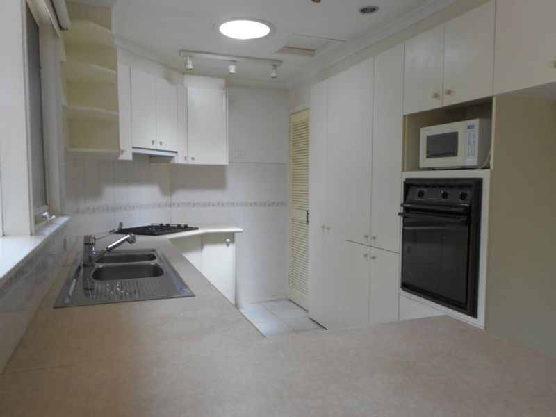 2/1 Lloyds Avenue, Caulfield East VIC 3145