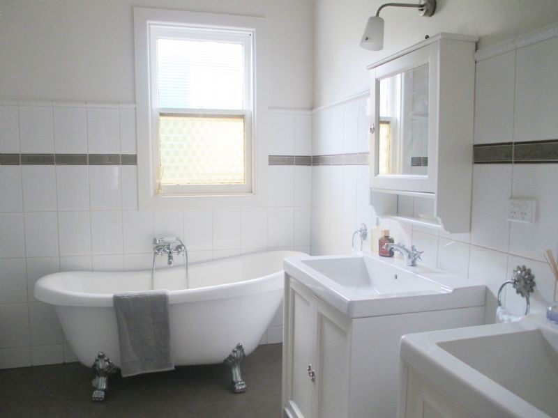12 Chestnut Street, Carnegie VIC 3163