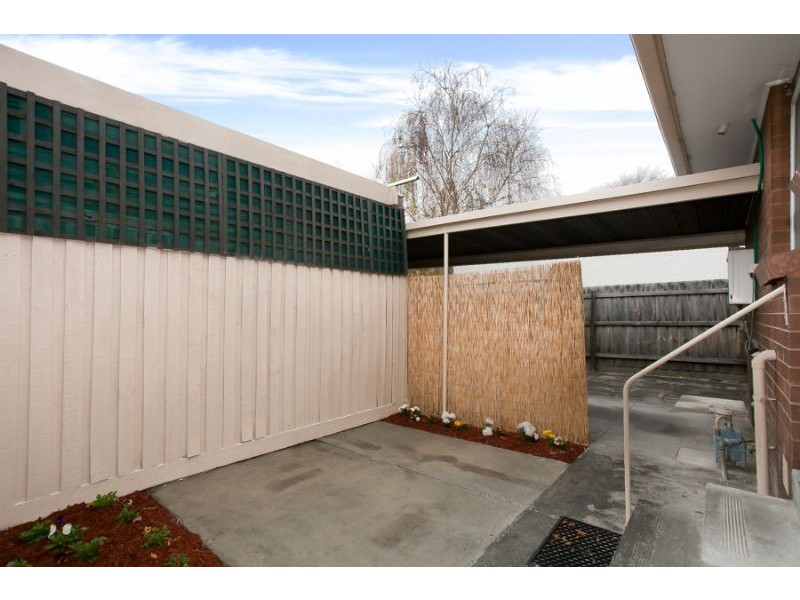 2/4 Wattle Gve, Mckinnon VIC 3204