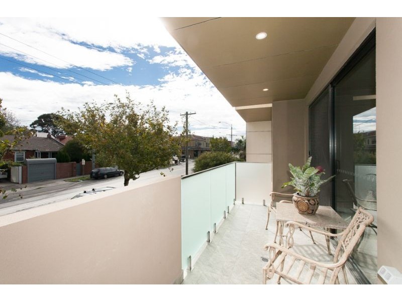 409 Hawthorn Rd, Caulfield South VIC 3162