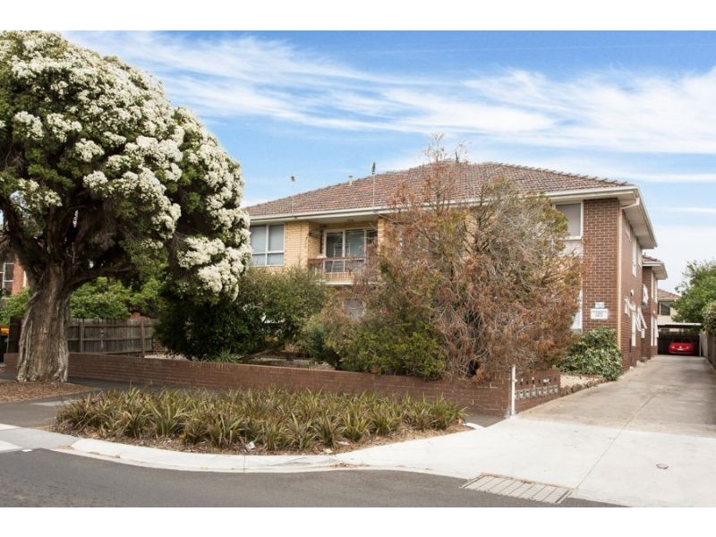 7/14 Kokaribb Rd, Carnegie VIC 3163