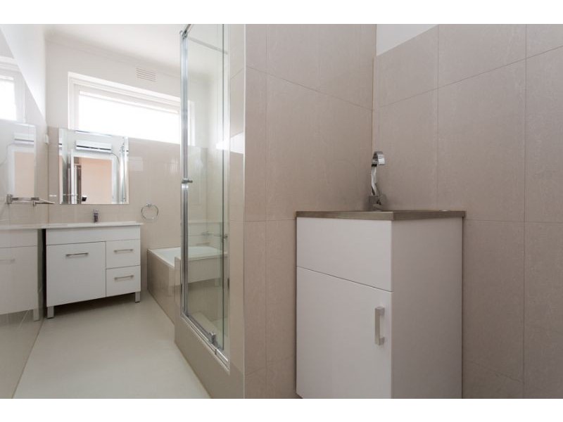 7/14 Kokaribb Rd, Carnegie VIC 3163