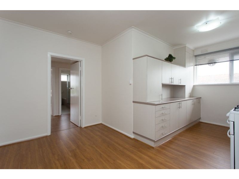 7/14 Kokaribb Rd, Carnegie VIC 3163