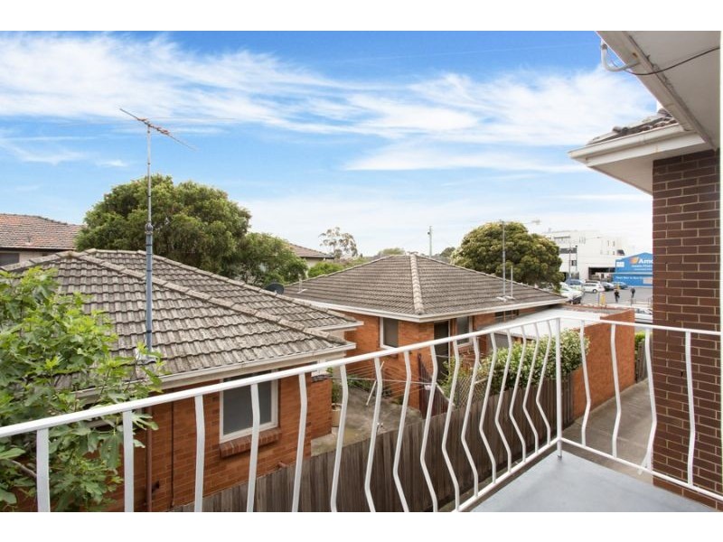 7/14 Kokaribb Rd, Carnegie VIC 3163
