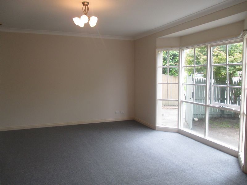 1/1 Mernda Avenue, Carnegie VIC 3163