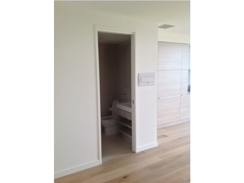 Apt – 2003/18 Yarra Street, South Yarra VIC 3141