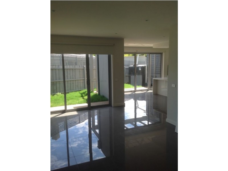 1/1 Warland Rd, Hampton East VIC 3188