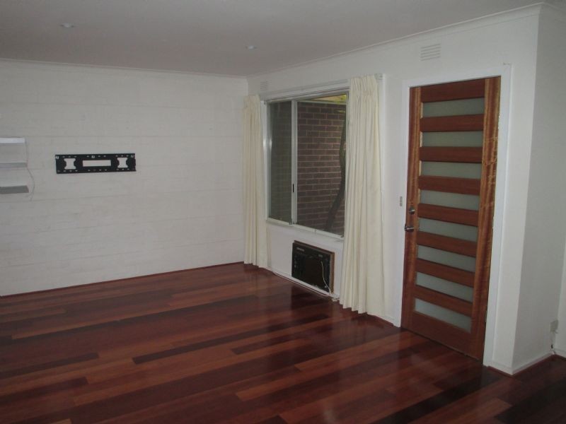 2/10 Wattle Grove, Mckinnon VIC 3204