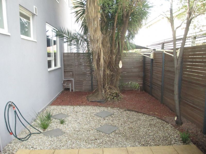 2/21 Royal Avenue, Glen Huntly VIC 3163