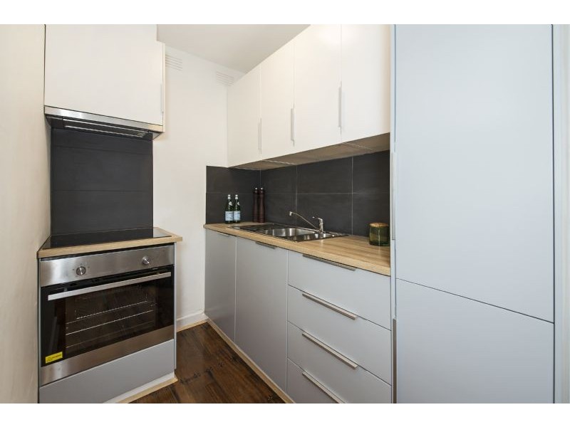 2/11 Waratah Avenue, Glen Huntly VIC 3163