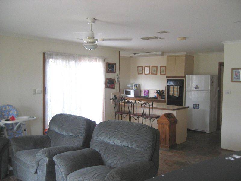 4 Jason Place, Hampton Park VIC 3976
