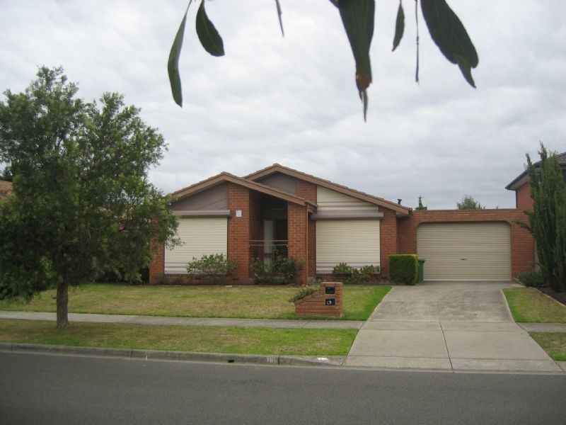 11 Beckington Crescent, Hampton Park VIC 3976