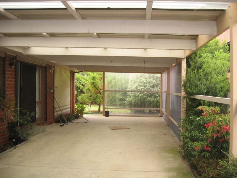 11 Beckington Crescent, Hampton Park VIC 3976