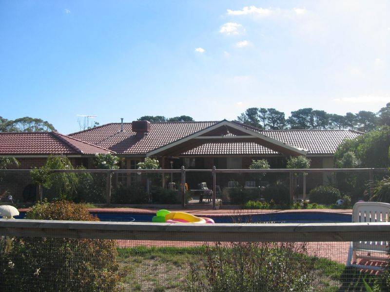 12 The Grove, Hampton Park VIC 3976