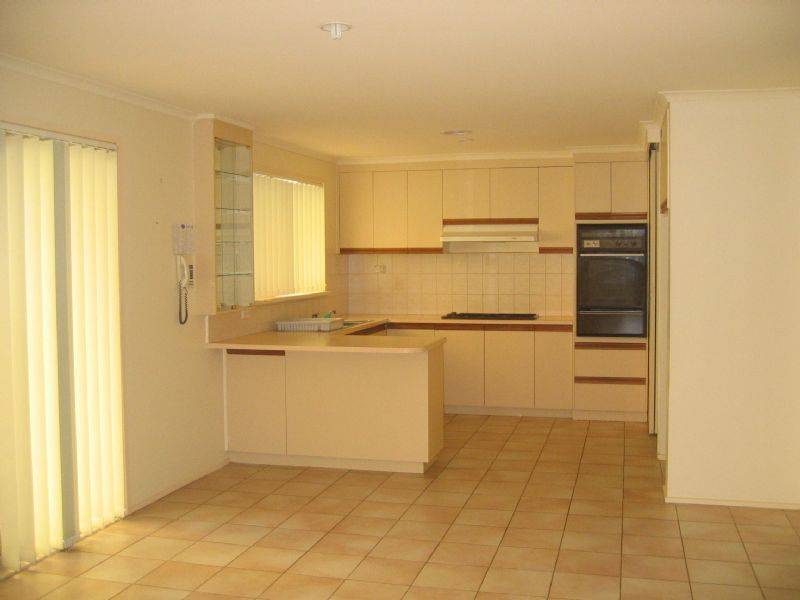 20 Princess Maria Place, Hampton Park VIC 3976