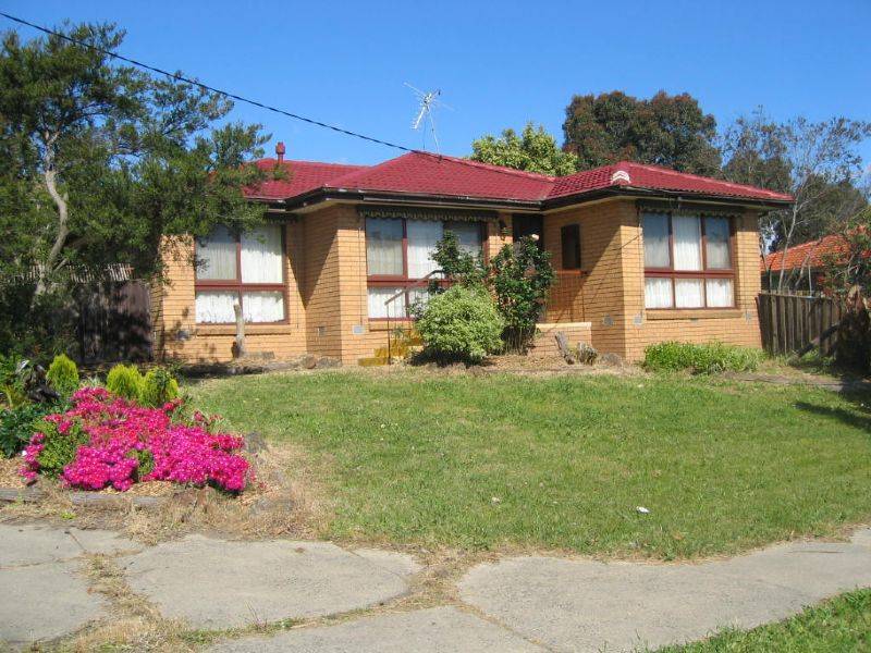 2 Delacombe Drive, Hampton Park VIC 3976
