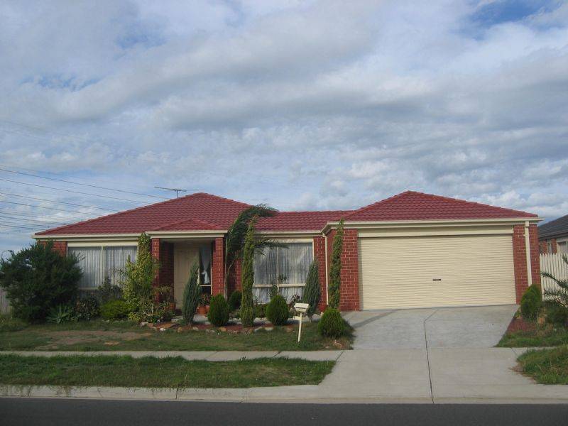 8 Grantley Close, Hampton Park VIC 3976