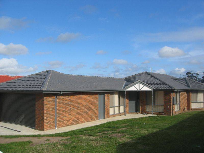 23 Oakland Drive, Hampton Park VIC 3976