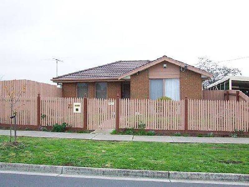 73 Edeys Run, Hampton Park VIC 3976