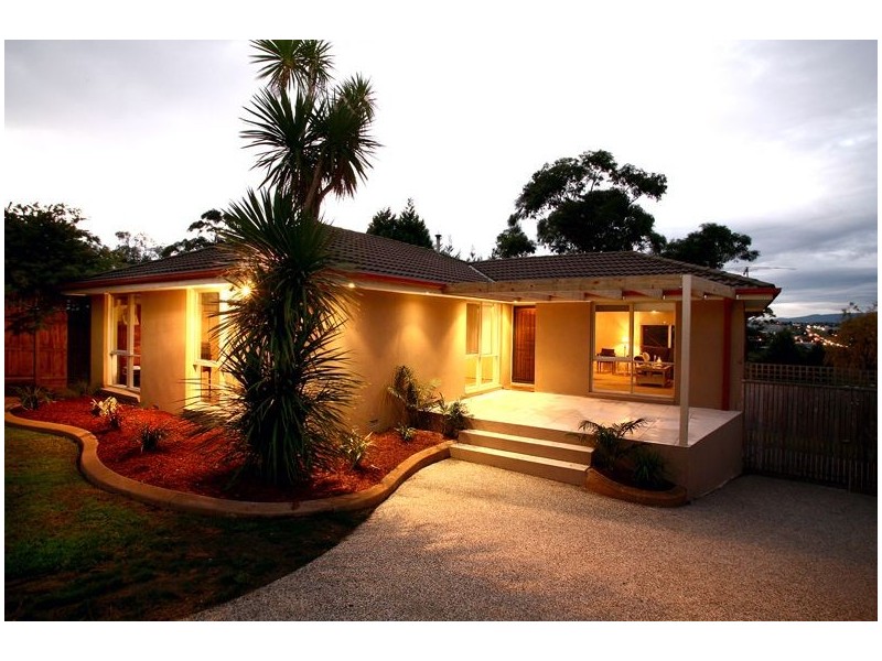 56 The Grange, Hampton Park VIC 3976