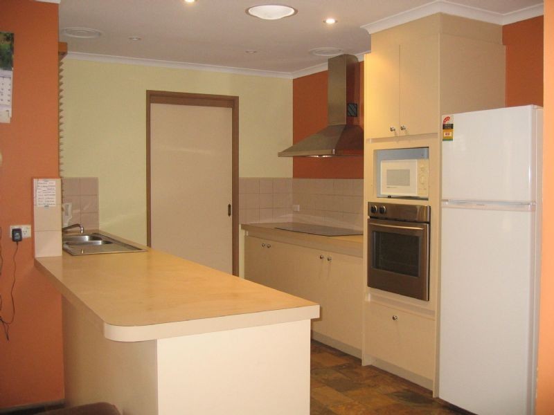 9 General Joshua Drive, Hampton Park VIC 3976