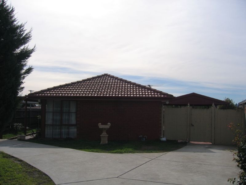 10 Catherine Edey Place, Hampton Park VIC 3976