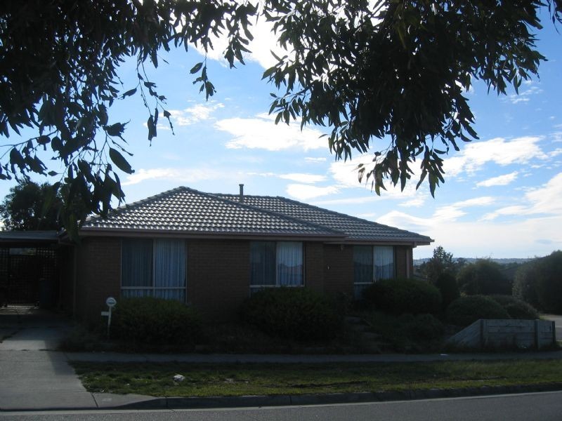 45 Amber Drive, Hampton Park VIC 3976