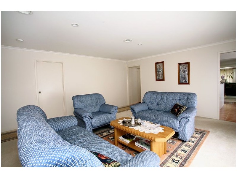 38 Branton Drive, Hampton Park VIC 3976