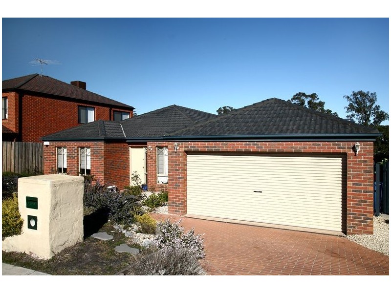34 St. Bernards Crescent, Lynbrook VIC 3975