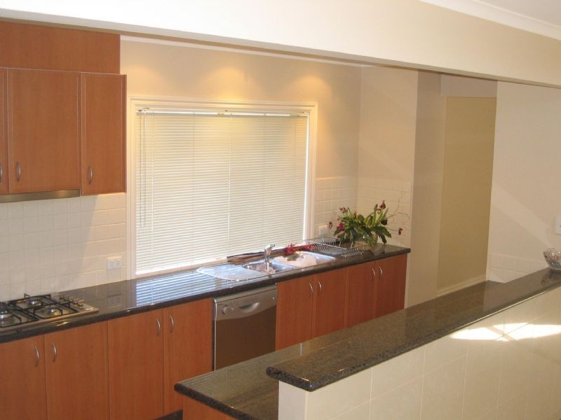 2 Nugong Place, Lynbrook VIC 3975