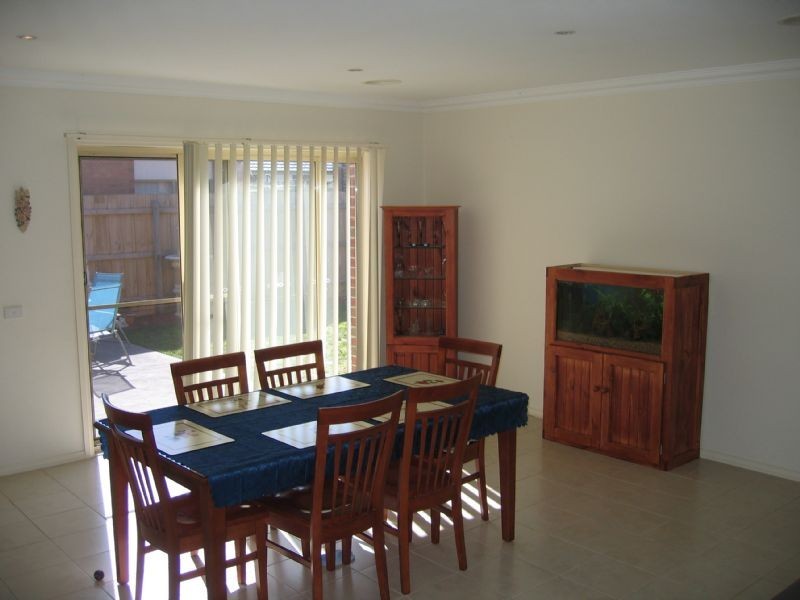 6 Henning Avenue, Lynbrook VIC 3975