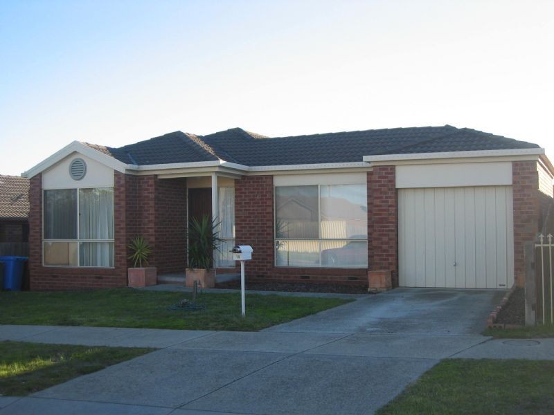 15 Pinnacle Way, Hampton Park VIC 3976