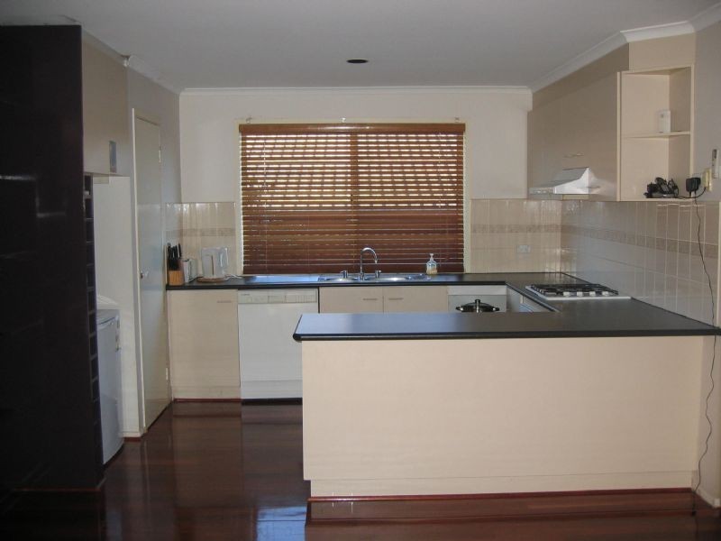 15 Pinnacle Way, Hampton Park VIC 3976