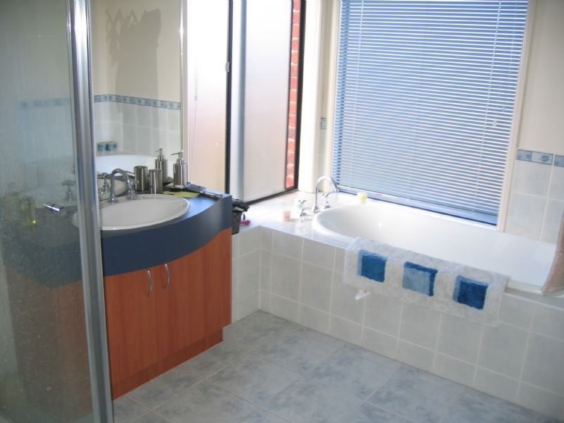 9 Hanrahan Wynd, Lynbrook VIC 3975