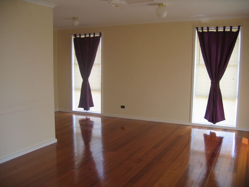 10 Bellvue Court, Hampton Park VIC 3976