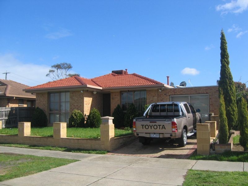 1 Newberry Retreat, Hampton Park VIC 3976