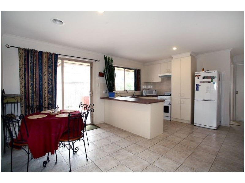 21 Dutton Close, Lynbrook VIC 3975