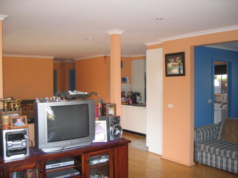 12 Cobungra Court, Hallam VIC 3803