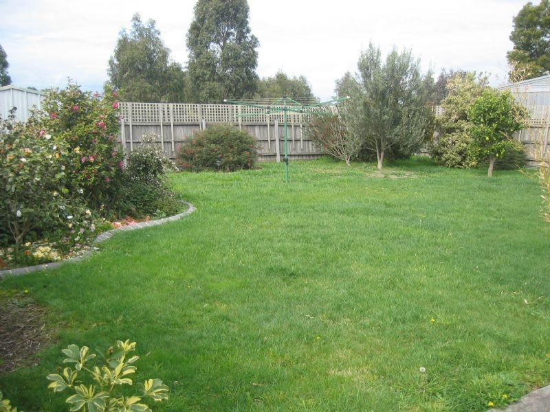 15 Ellindale Close, Hampton Park VIC 3976