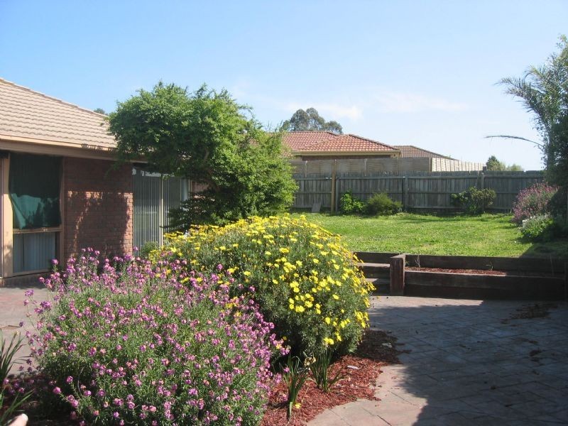 25 Verona Drive, Hampton Park VIC 3976