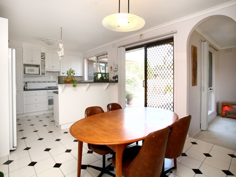 26 Oaktree Drive, Hampton Park VIC 3976
