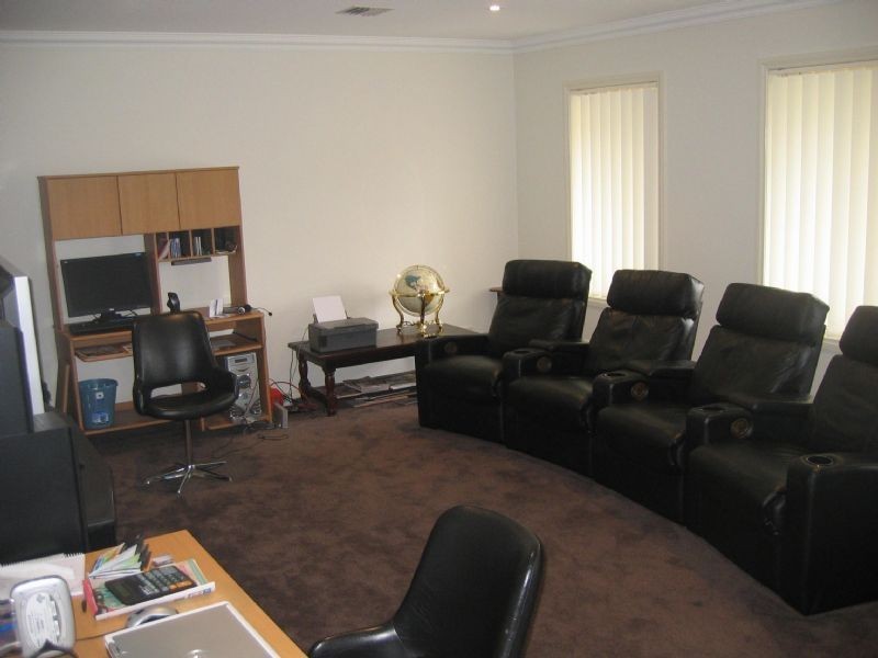 4 Cusack Way, Lynbrook VIC 3975