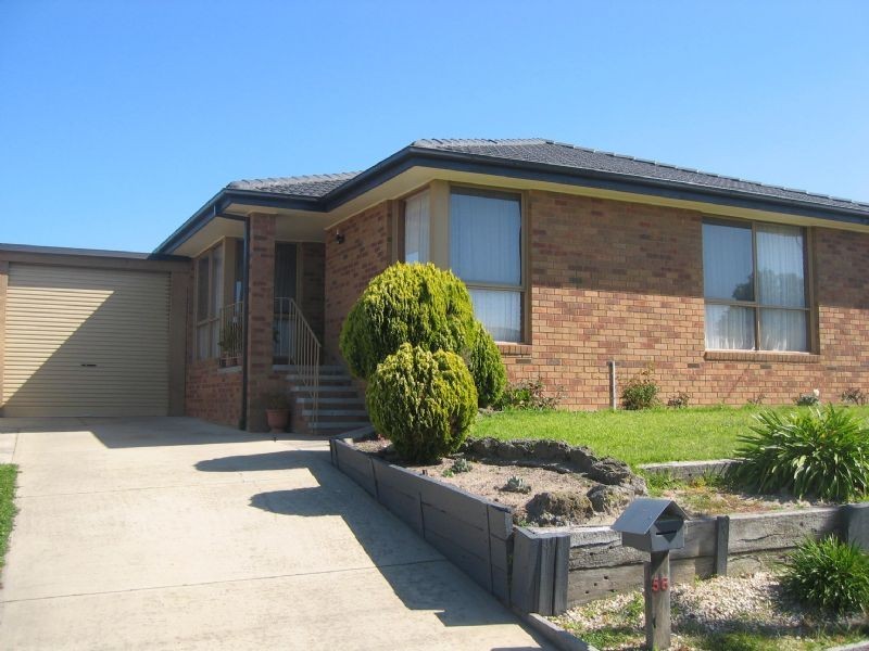 56 Huntington Drive, Hampton Park VIC 3976