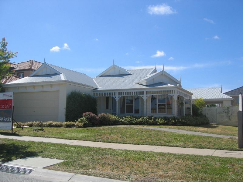 18 Moreton Bay Boulevard, Lyndhurst VIC 3975