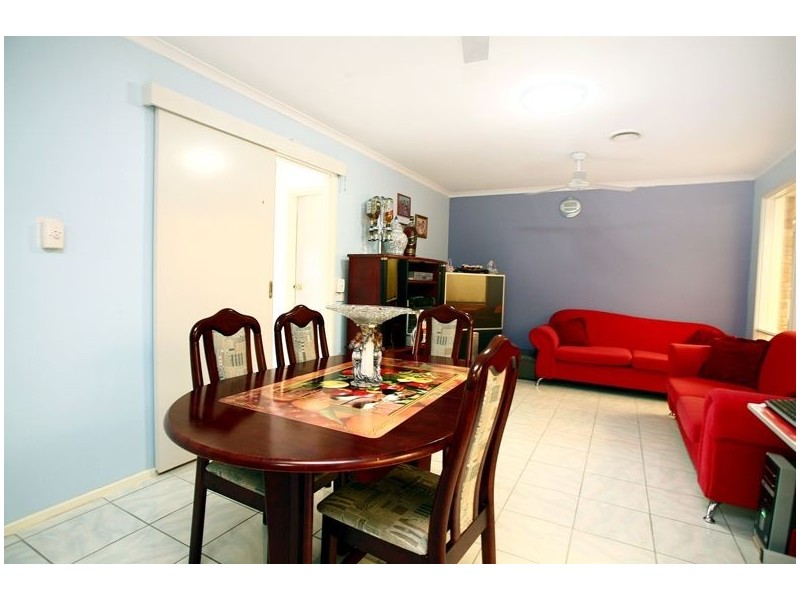 1 Robert Court, Hampton Park VIC 3976