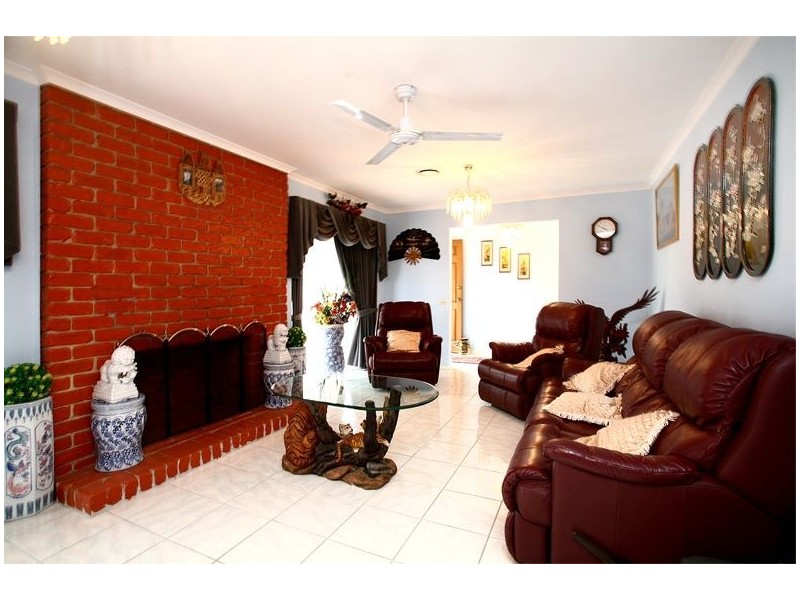 1 Robert Court, Hampton Park VIC 3976