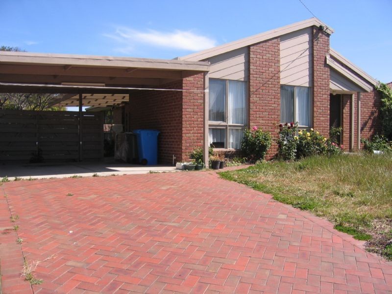 23 Michelle Drive, Hampton Park VIC 3976